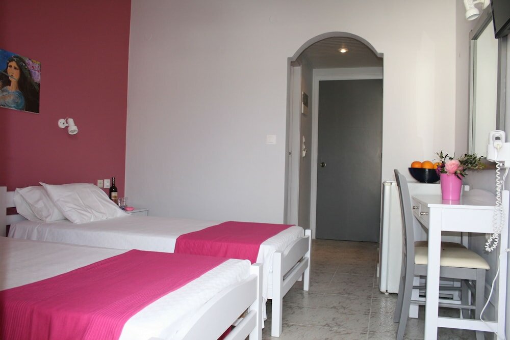 Фото Nereides Hotel