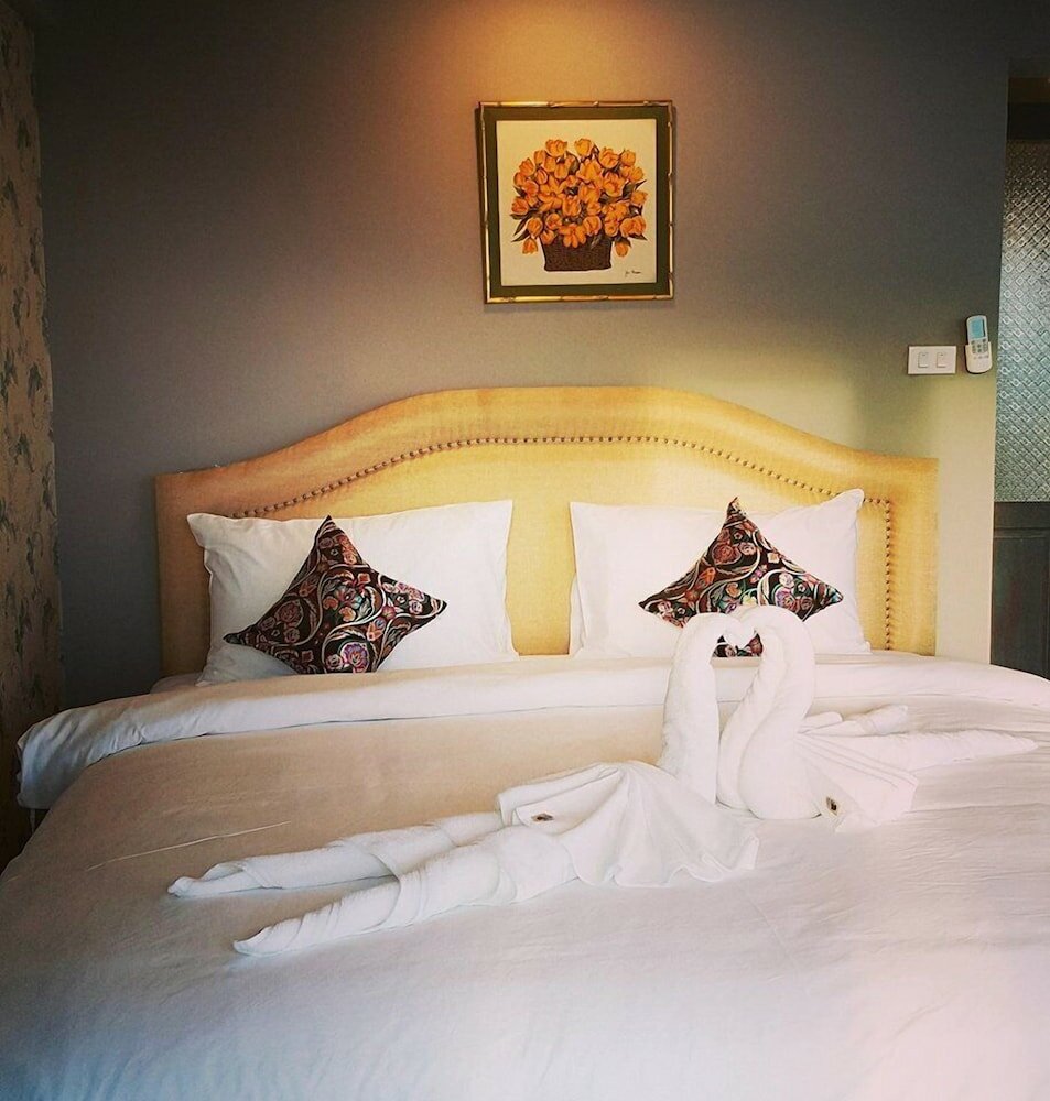 Фото Sridonchai Heritage Night Bazaar Chiang Mai