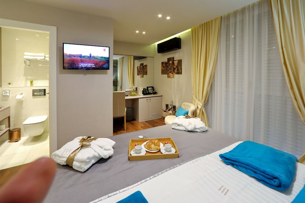 Фото Luxury Rooms Kadena