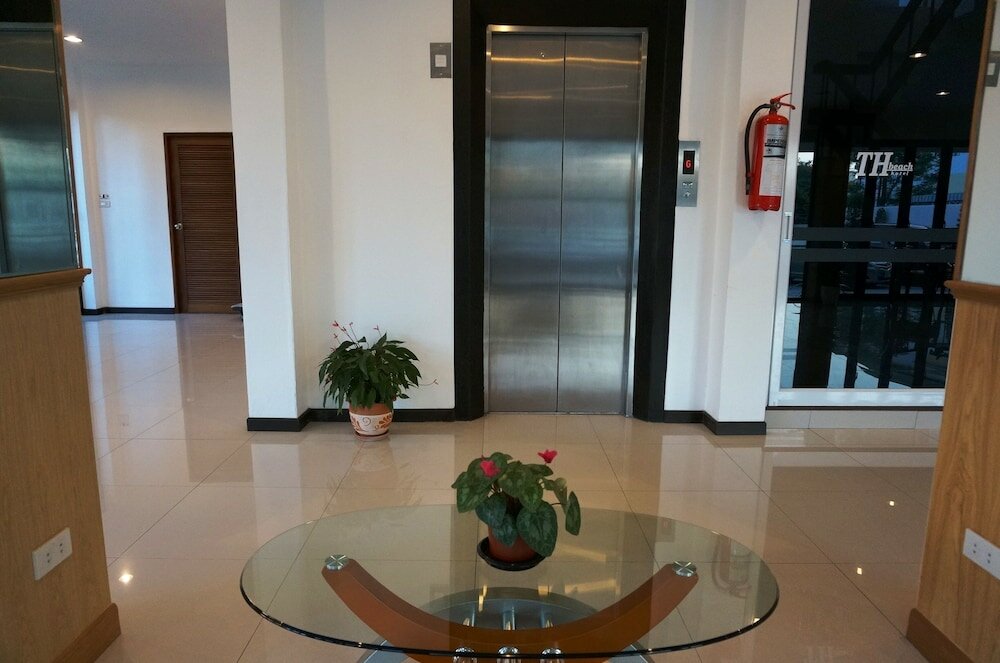 Фото Th Beach Hotel