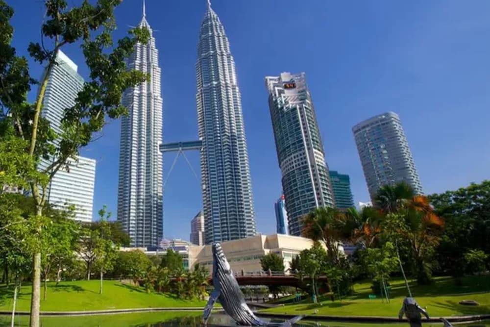 Фото The Hollwood Suites at Platinum