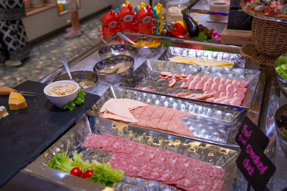 Фото The Waterfront Hotel