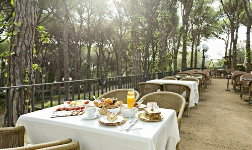 Внешний вид отеля Hotel Garbí в Палафружели, фото 5