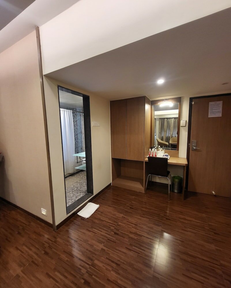 Фото Hotel Maharana Inn Chembur