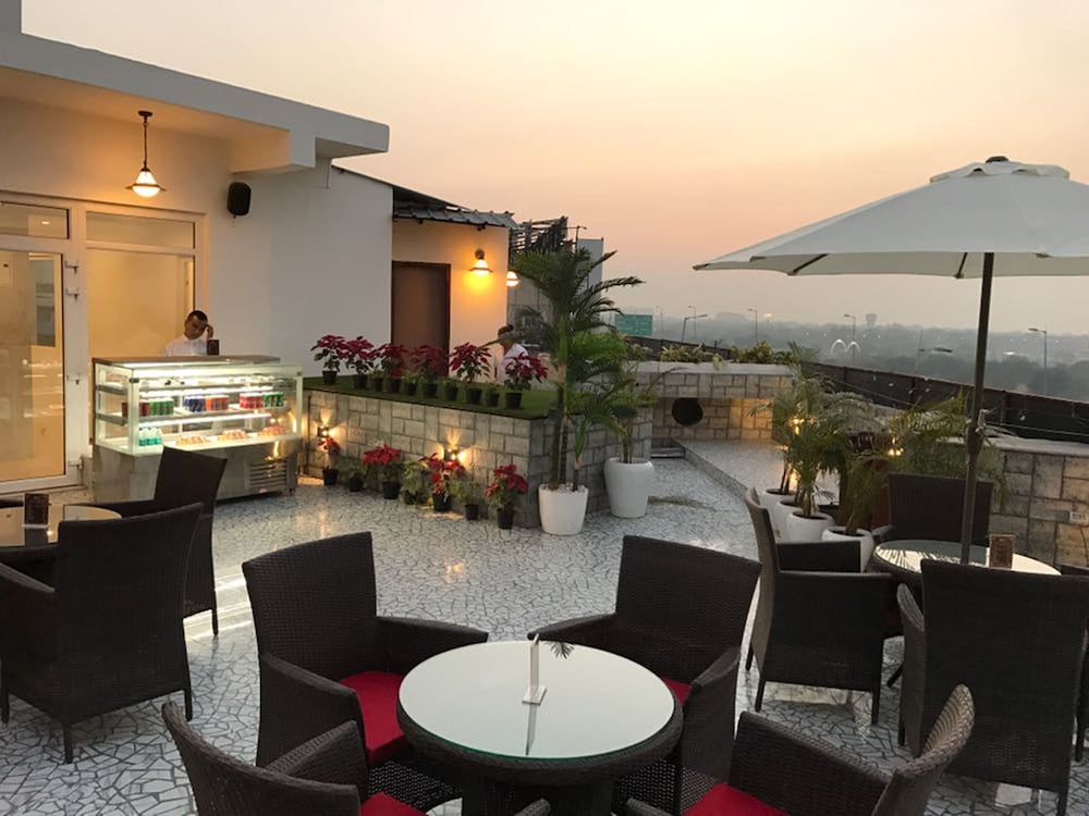 Фото Hotel Shanti Palace