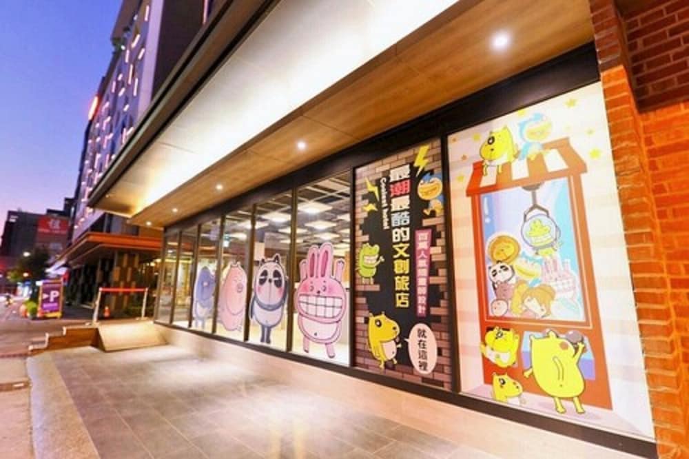 Фото Whoops Hotel