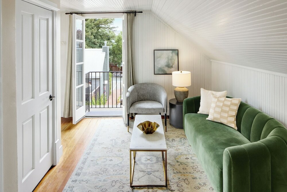 Фото Lavender, A Four Sisters Inn