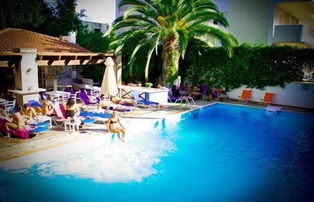 Фото отеля 2