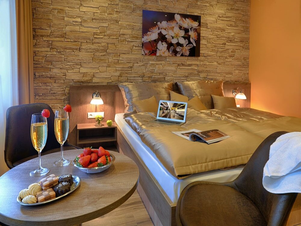 Фото Hotel Viktor