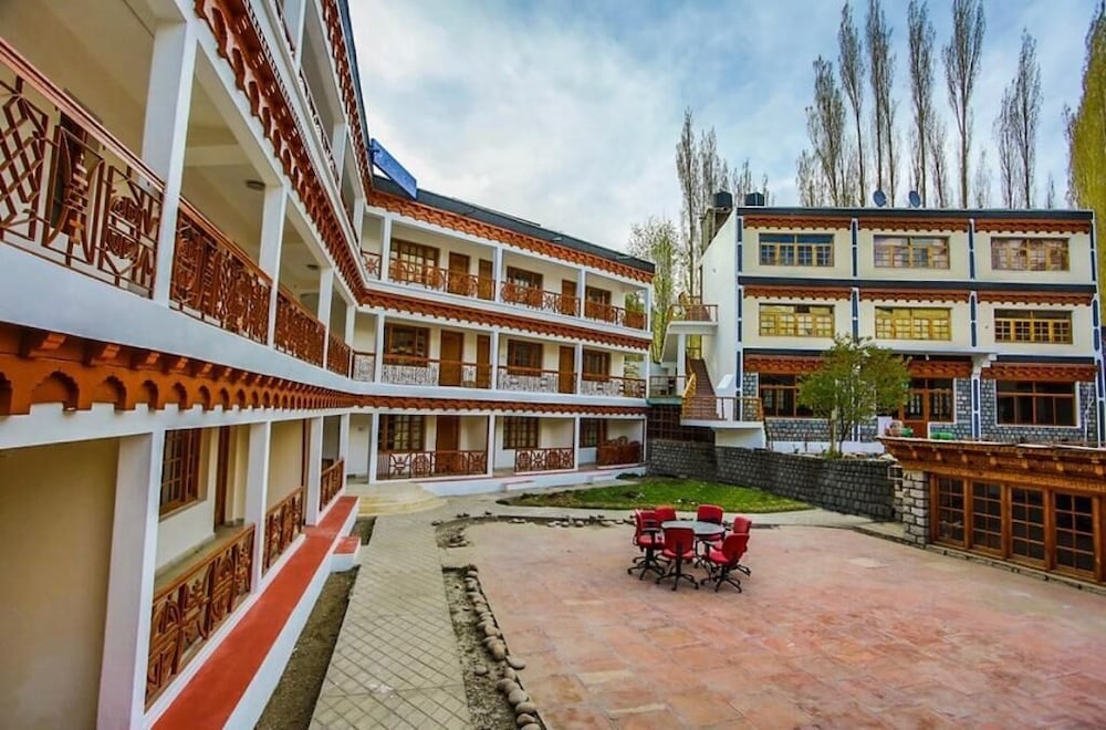 Фото Hotel Abu Palace