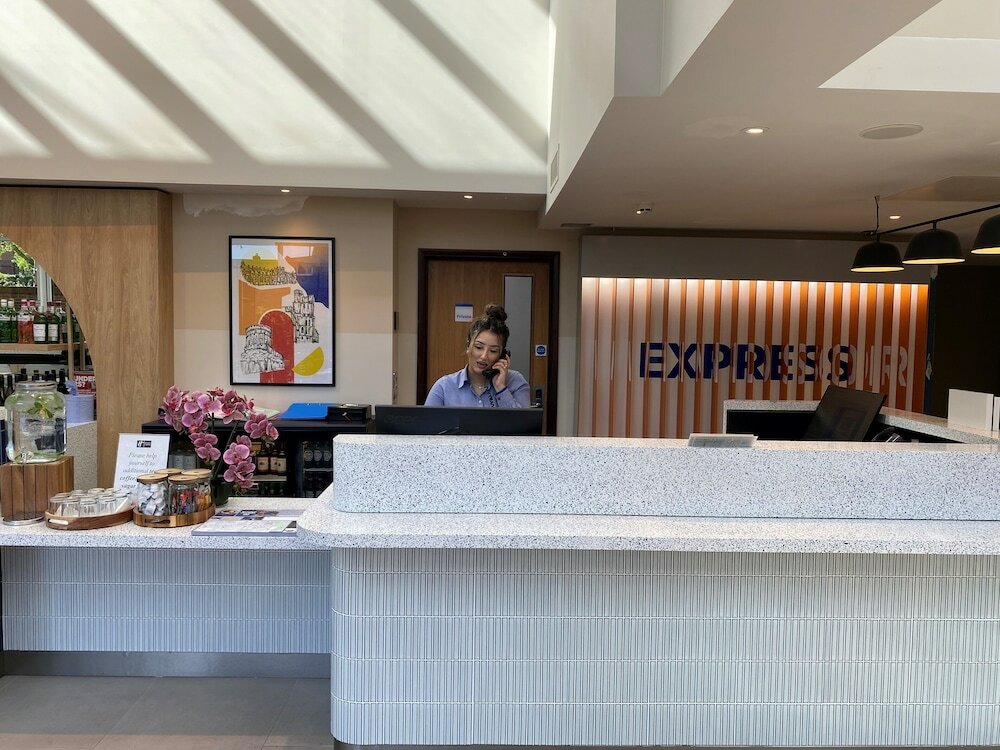 Фото Holiday Inn Express Windsor, an Ihg Hotel