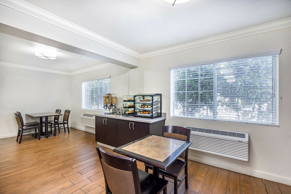 Фото Best Western Capital City Inn