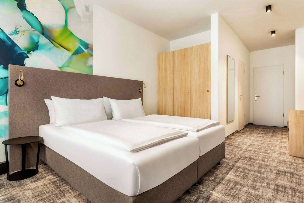 Фото Wyndham Garden Munich Messe