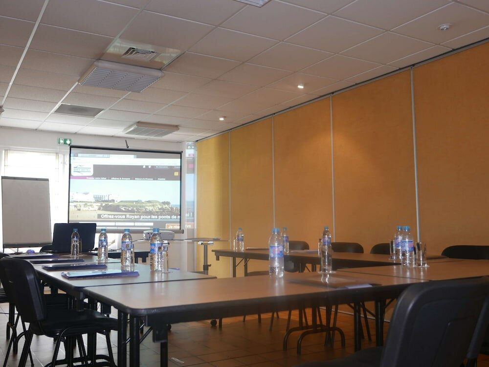 Фото Brit Hotel Le Beaulieu