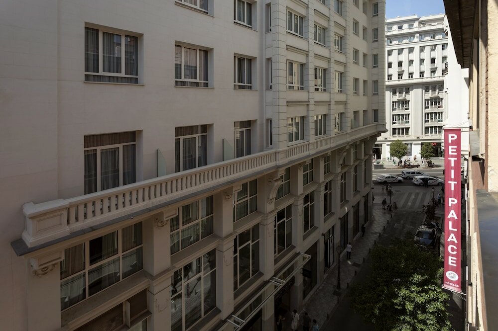 Фото Petit Palace Cliper Gran Vía