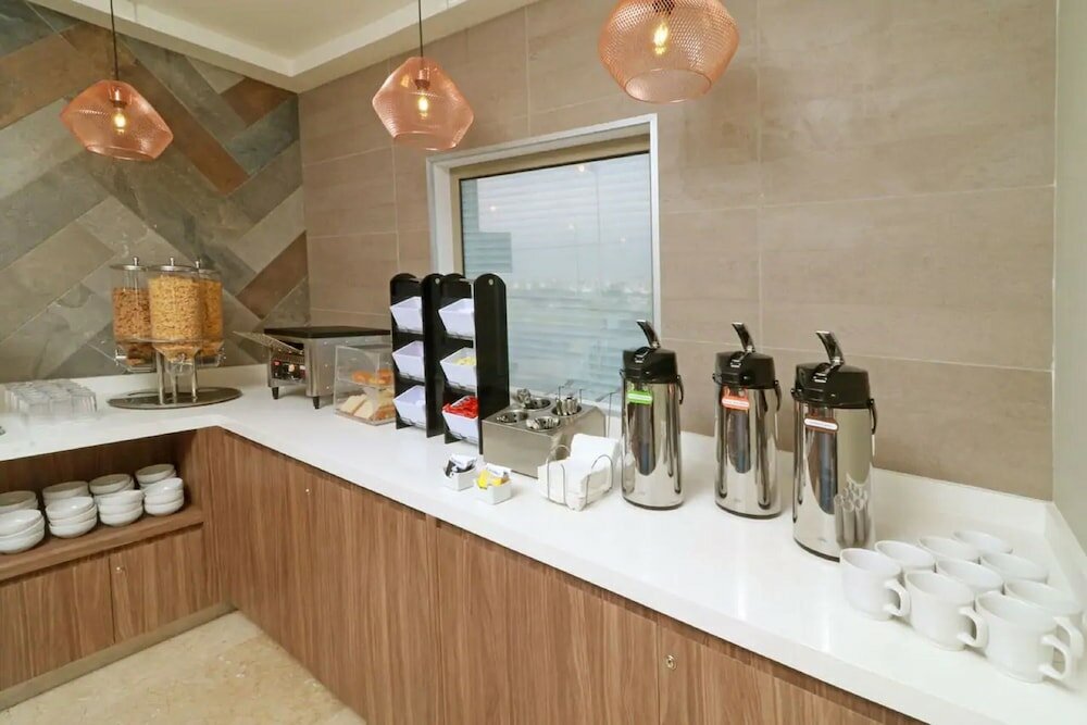 Фото Wyndham Garden Monterrey Valle Real