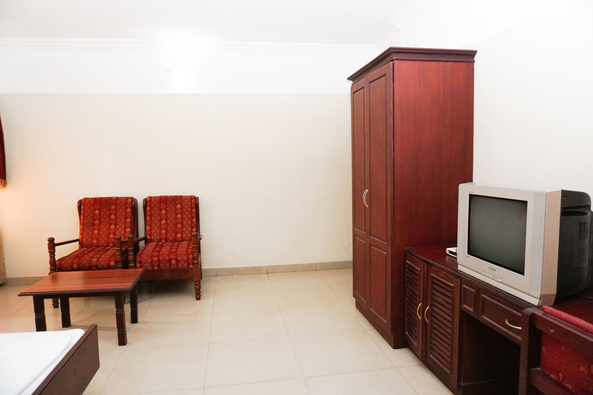 Фото Hotel Keerthi