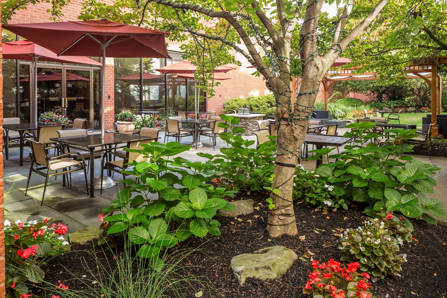 Фото DoubleTree by Hilton Hotel Boston-Andover