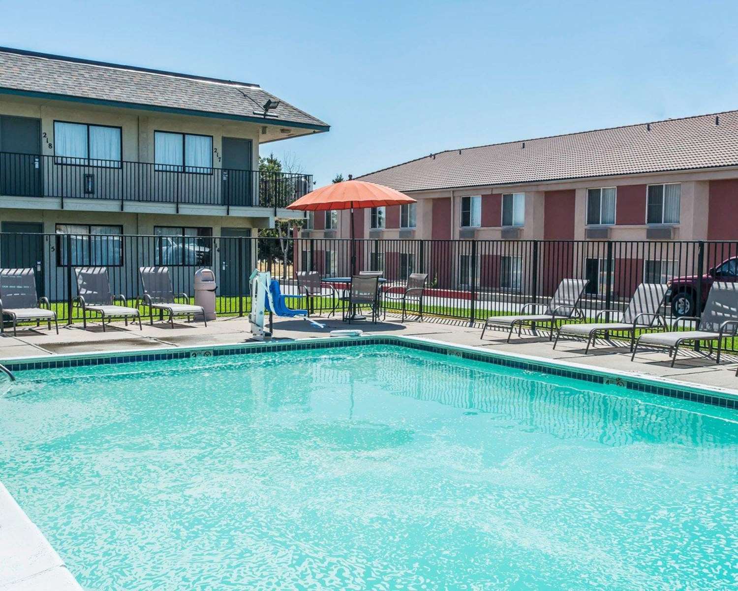 Фото Rodeway Inn Greeley