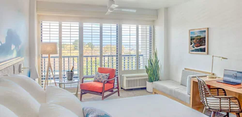 Фото Portola Hotel & SPA at Monterey Bay