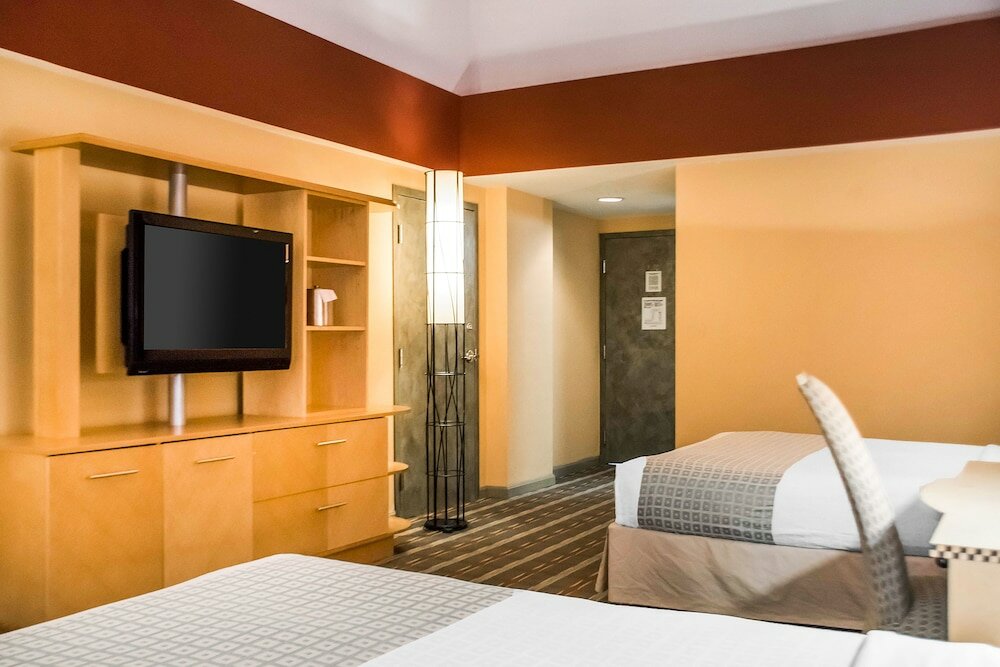 Фото Pier 5 Hotel Baltimore, Curio Collection by Hilton