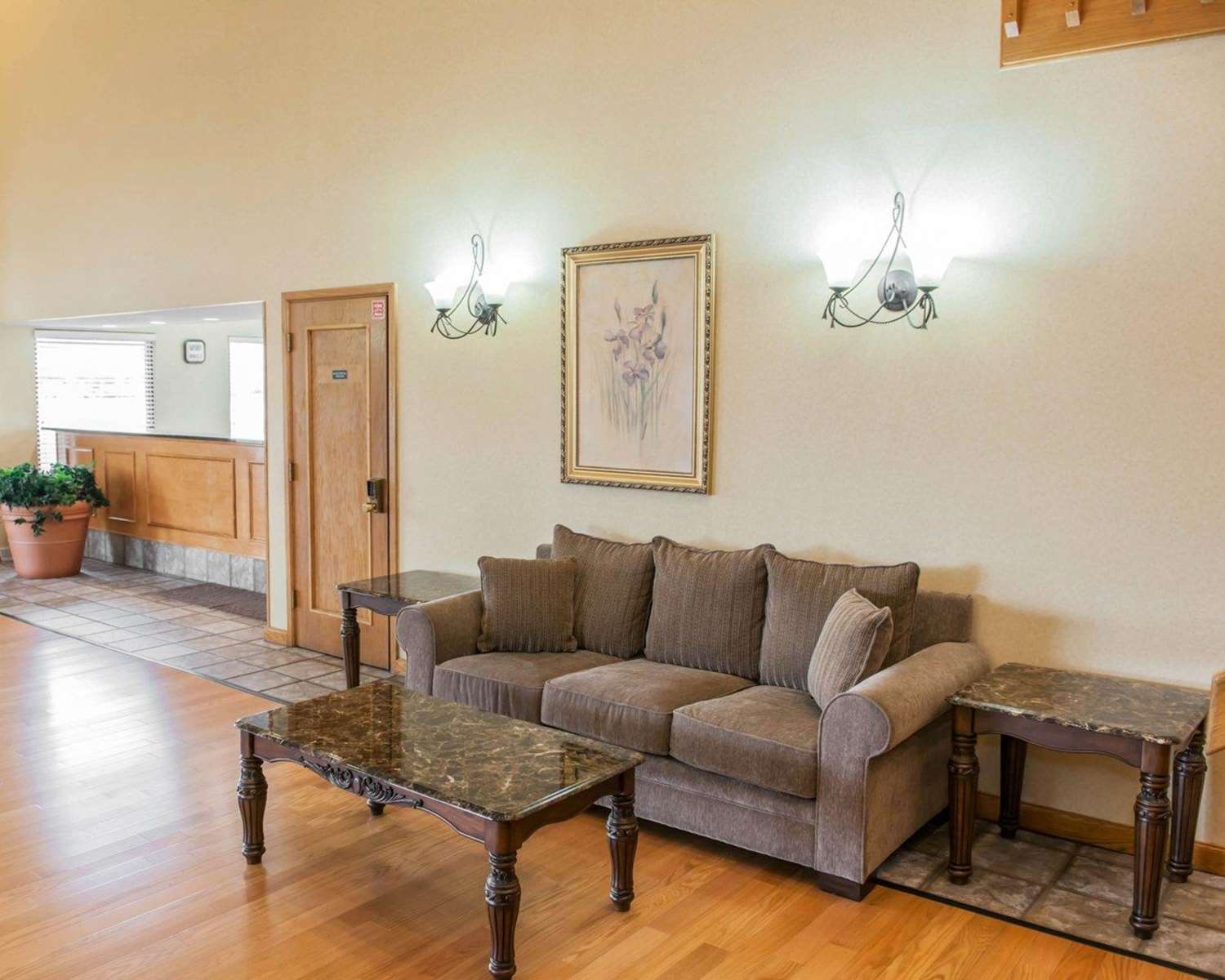 Фото Quality Inn & Suites