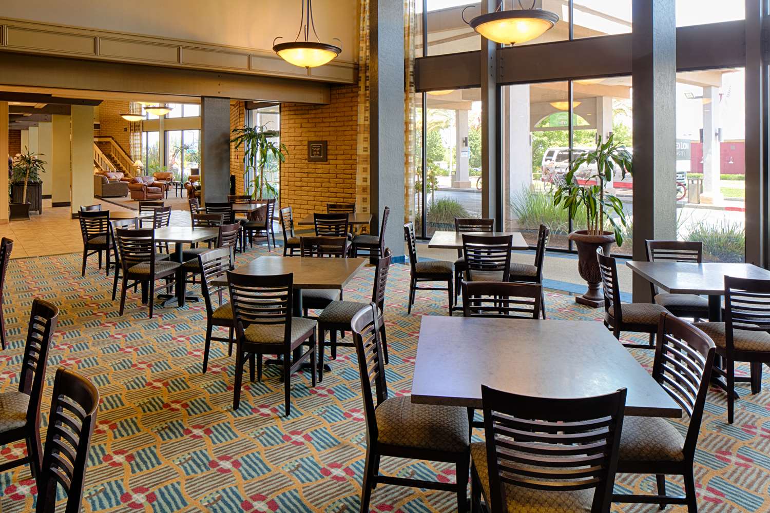 Фото Red Lion Hotel Redding