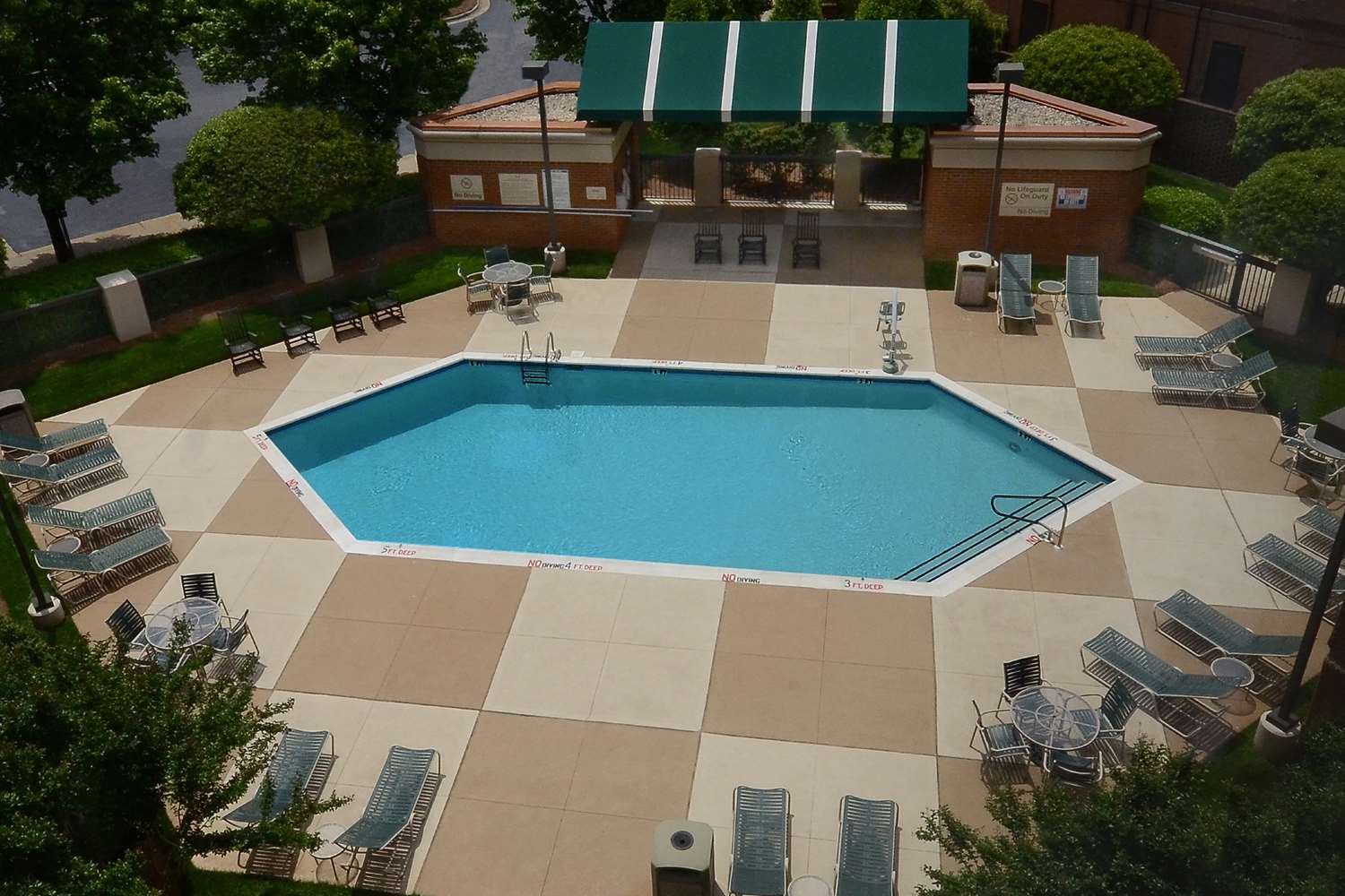 Фото Hampton Inn Raleigh-Capital Blvd. North