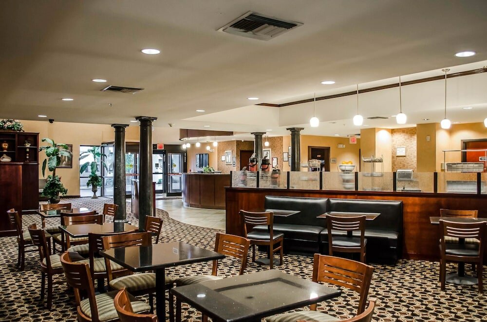 Фото Comfort Suites Mobile