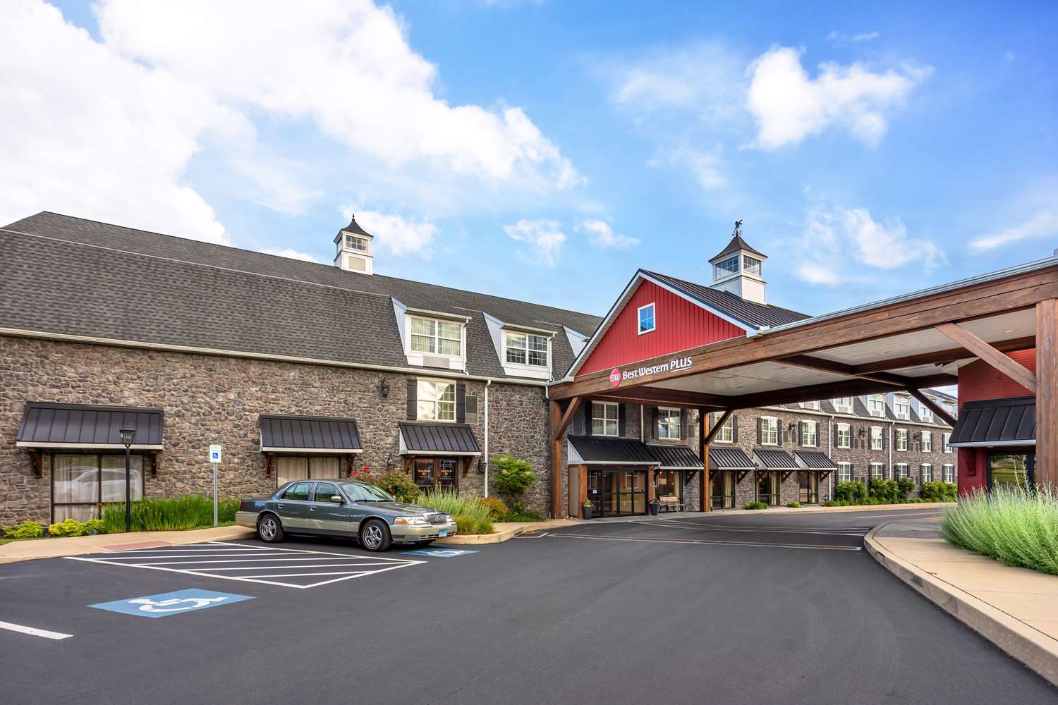 Фото Best Western Plus Intercourse Village Inn & Suites