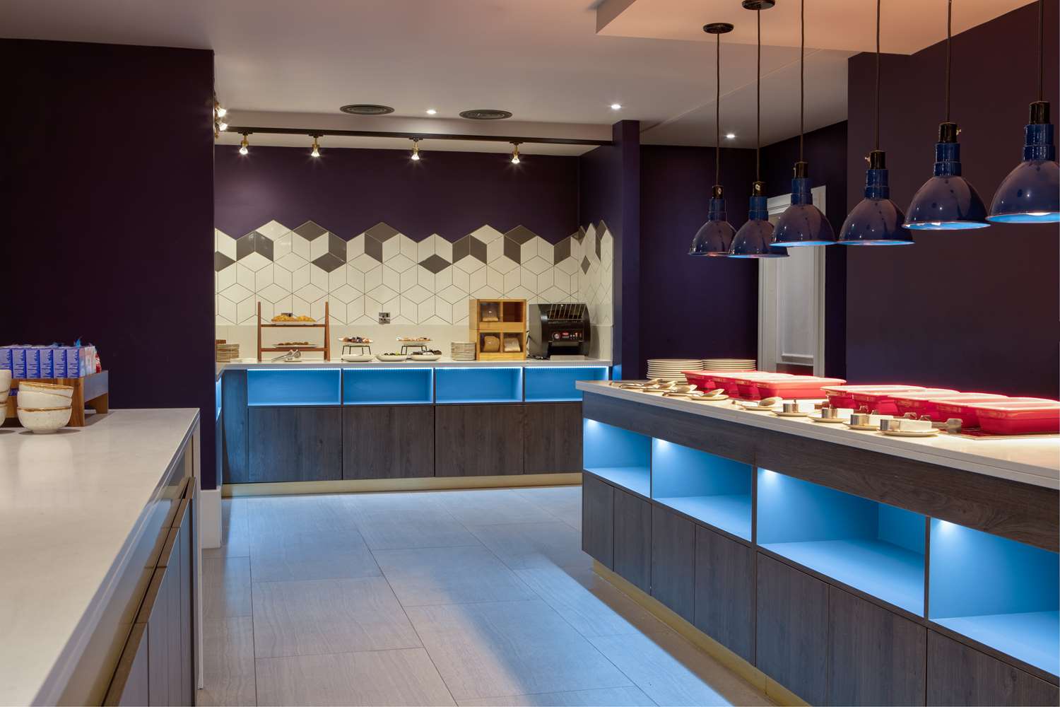 Фото DoubleTree by Hilton London Elstree