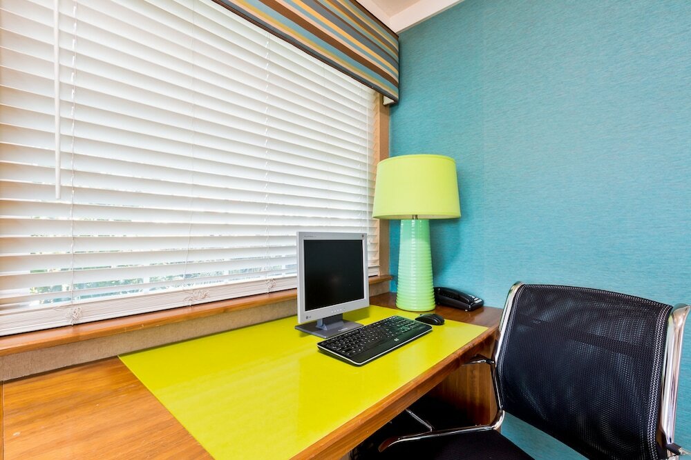 Фото Holiday Inn Express San Diego Sea World - Beach Area, an Ihg Hotel