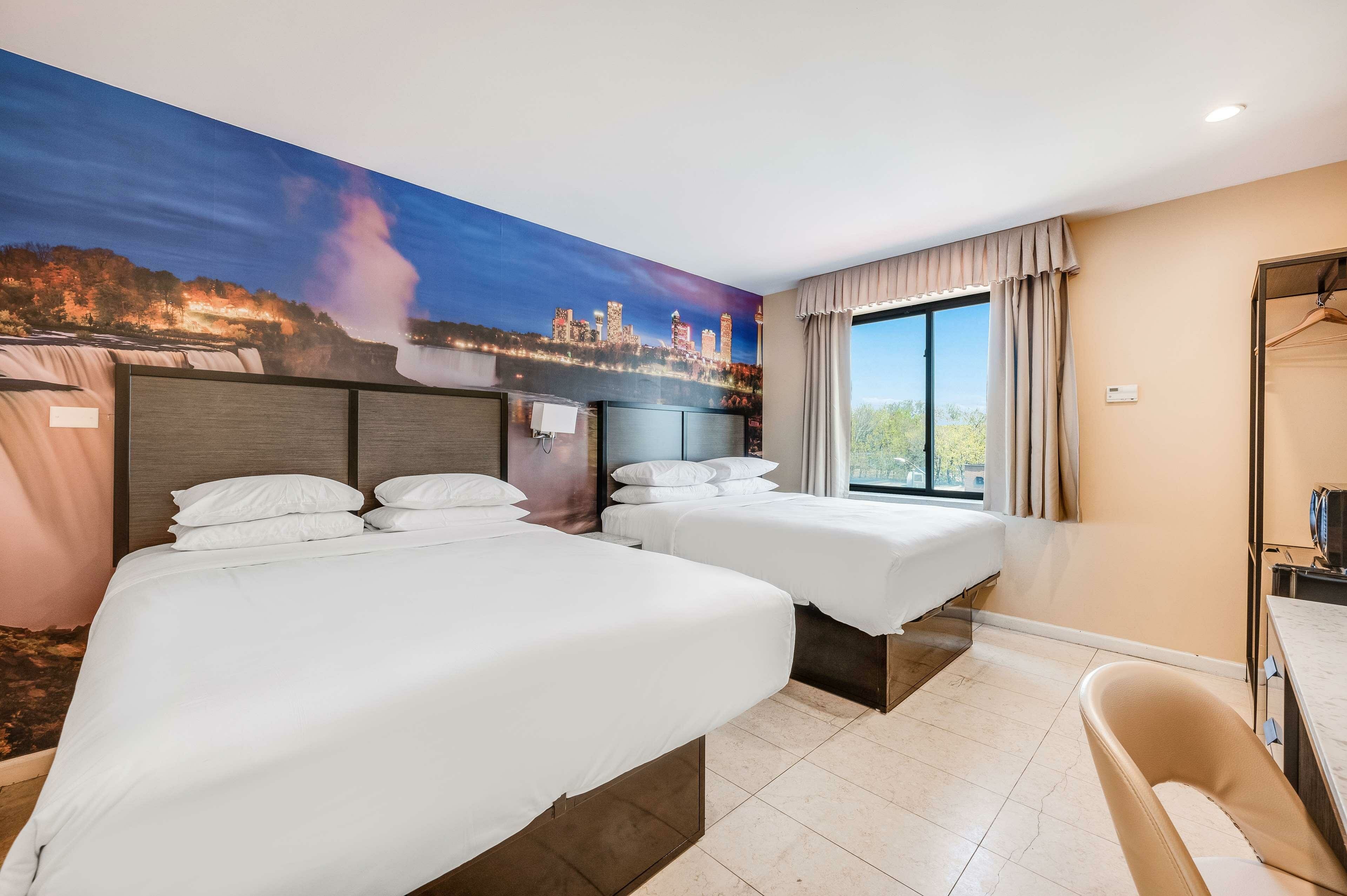 Фото Knights Inn Brooklyn Sunset Park