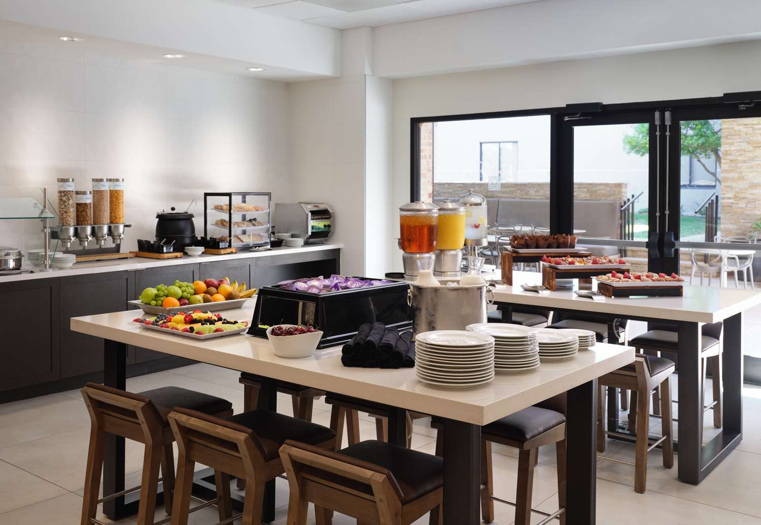 Фото Hilton Garden Inn Las Colinas