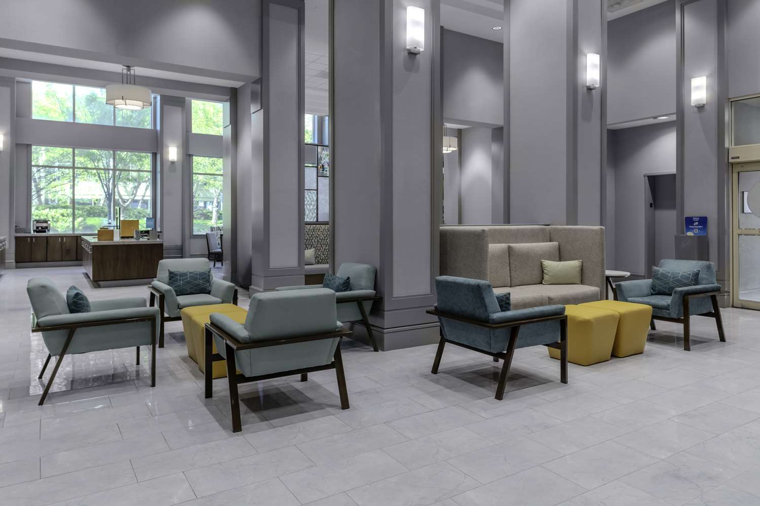 Фото Hampton Inn & Suites Arlington Crystal City Dca