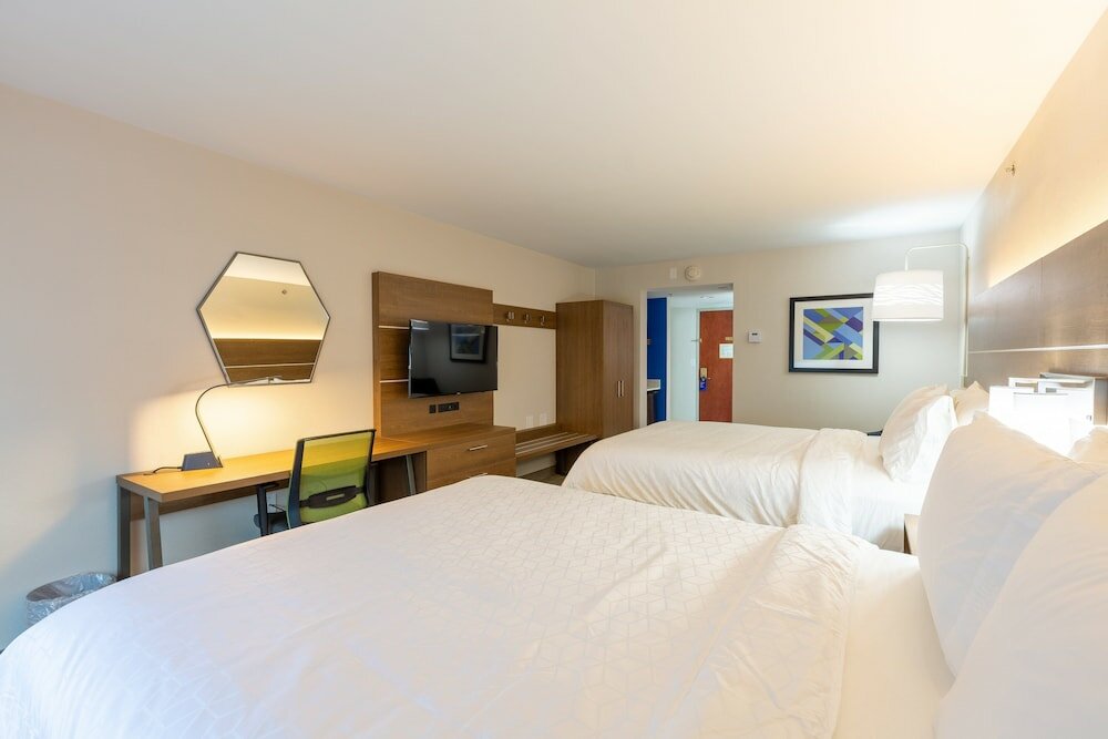 Фото Holiday Inn Express And Suites Arlington North - Stadium Area, an Ihg Hotel