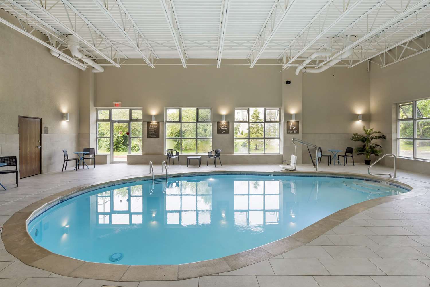 Фото Comfort Inn North/Polaris