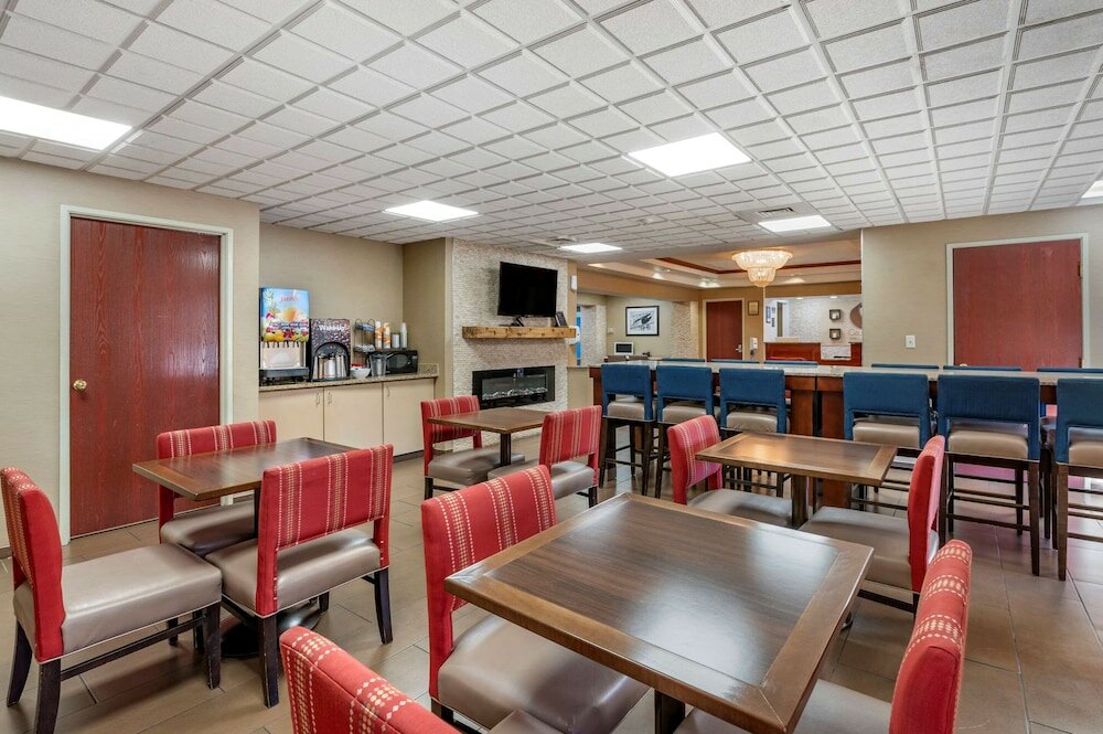 Фото Comfort Inn And Suites