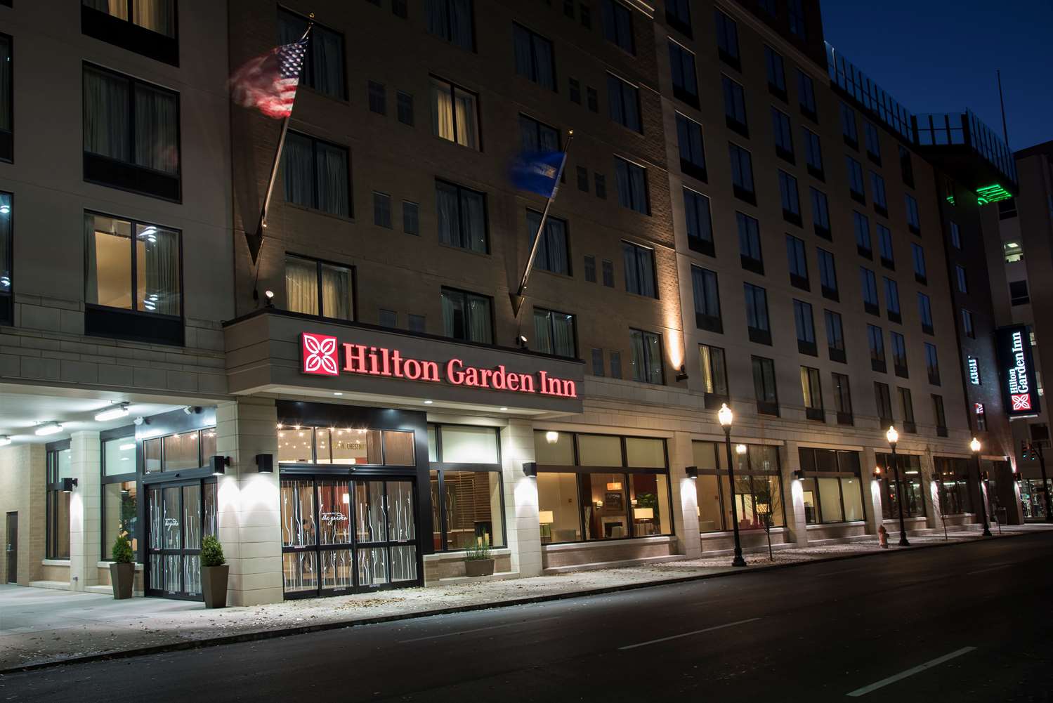 Фото Hilton Garden Inn Louisville Downtown