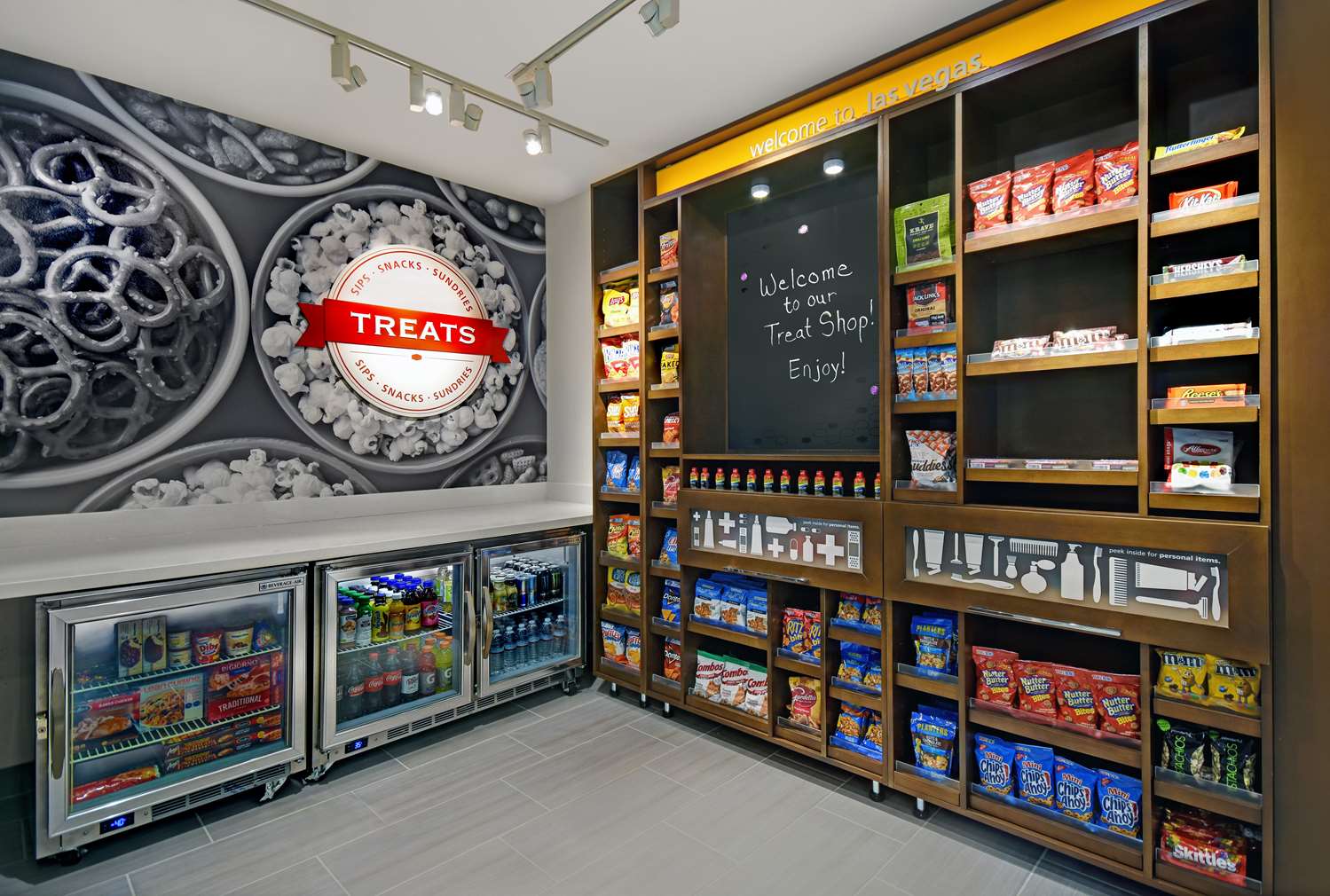 Фото Hampton Inn Las Vegas Strip South, Nv