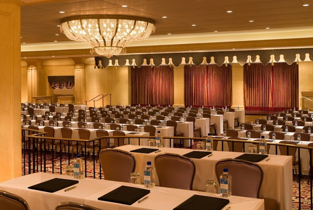 Фото Millennium Biltmore Los Angeles