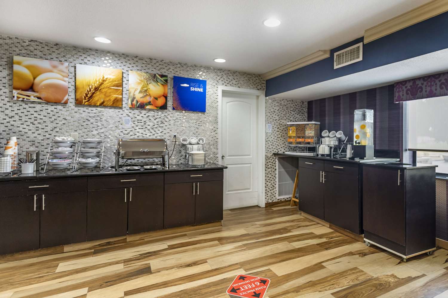 Фото Comfort Inn Midtown