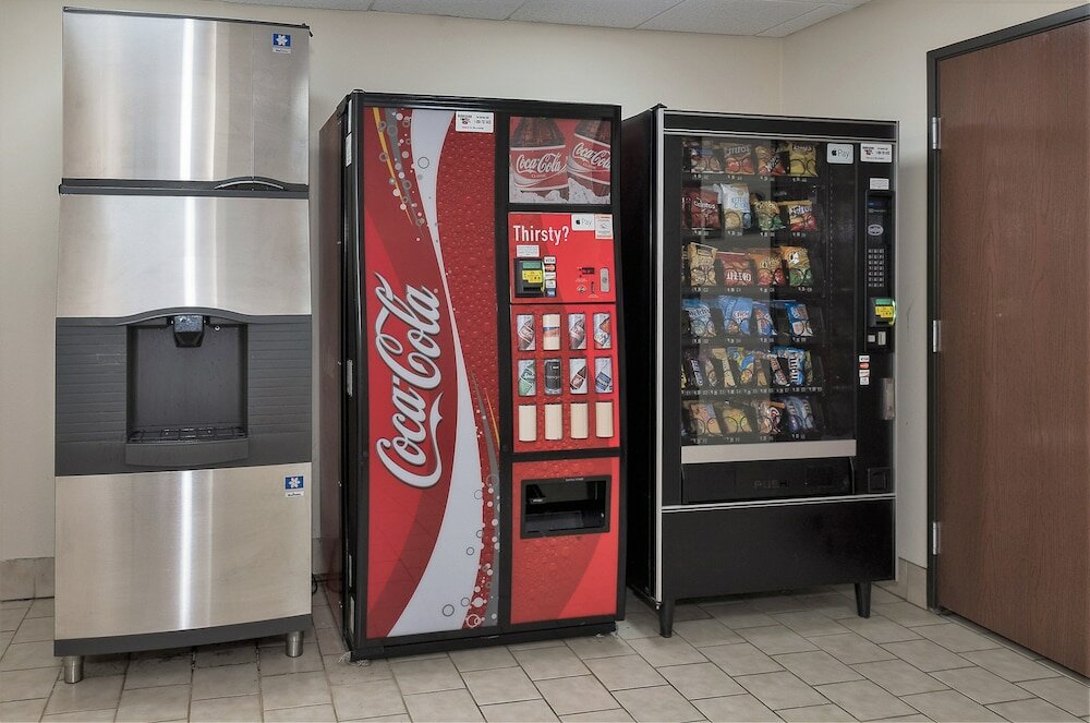 Фото Red Roof Inn Hartford - New Britain