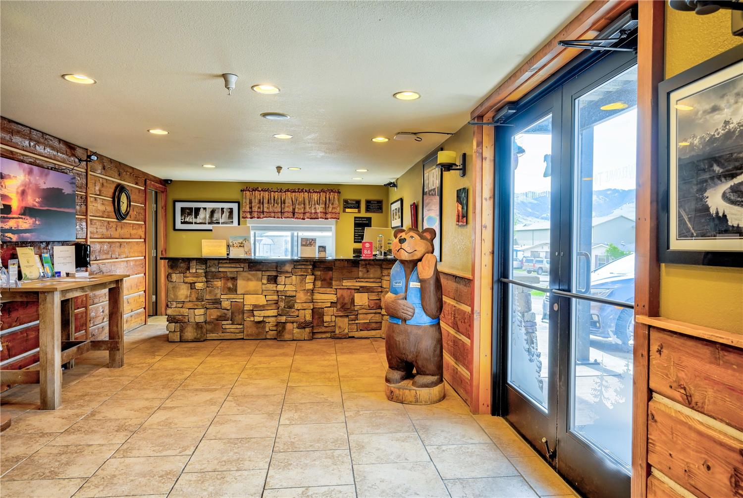 Фото Travelodge by Wyndham Gardiner Yellowstone Park North