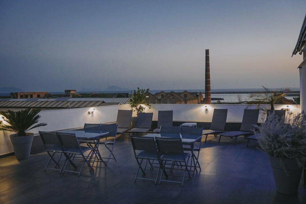 Hotel Palazzo San Vincenzo, Naples, photo