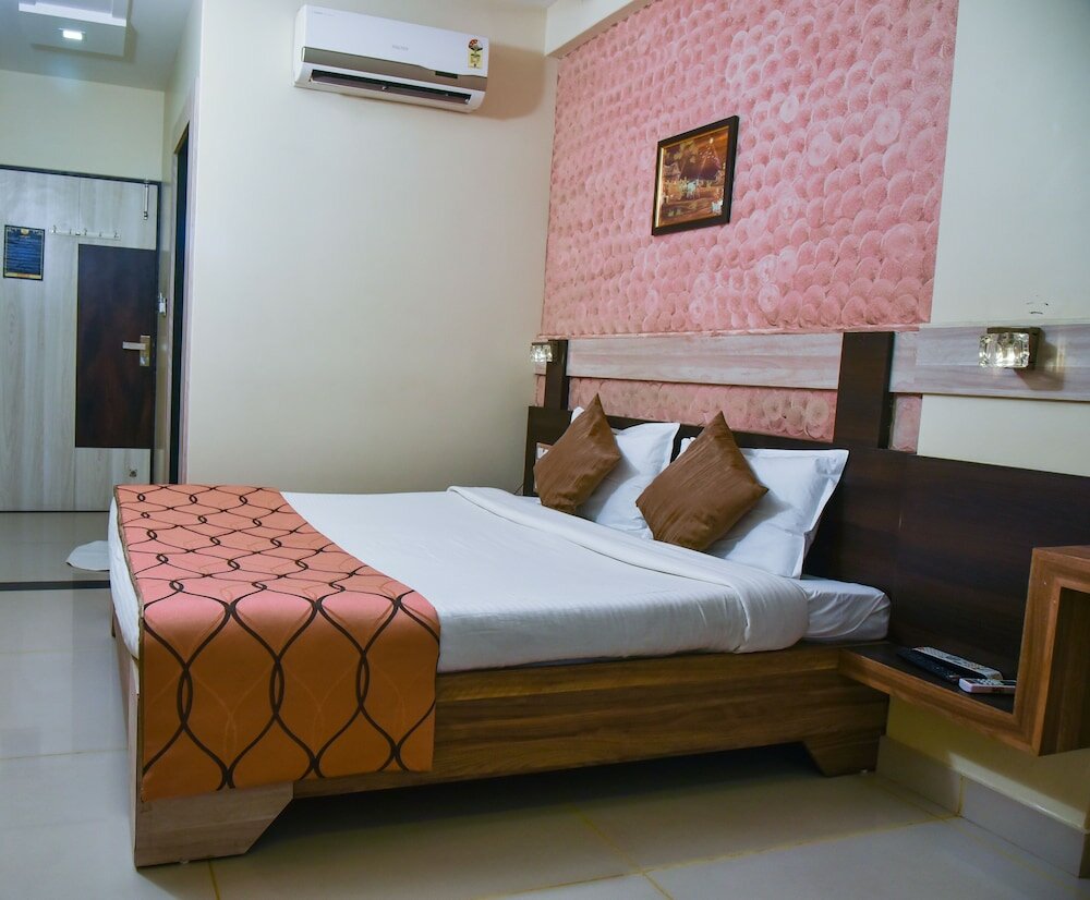 Фото Hotel Tulsi Residency