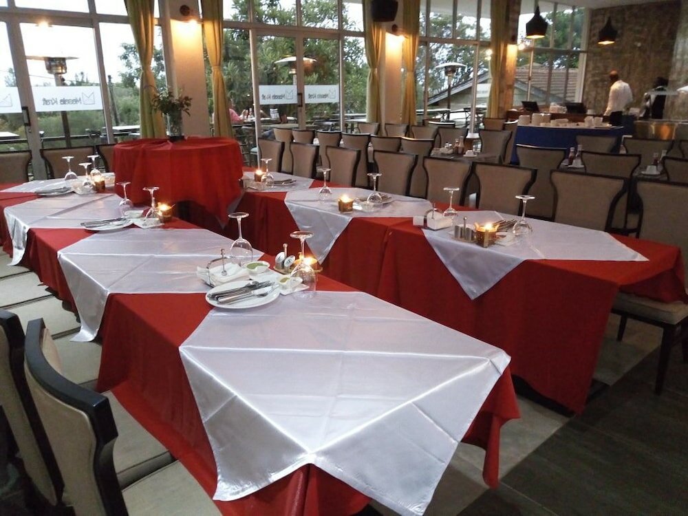 Фото The Alps Hotel