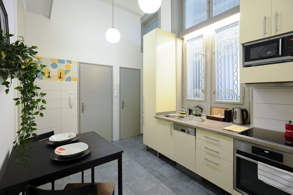 Фото Maverick Hostel & Ensuites