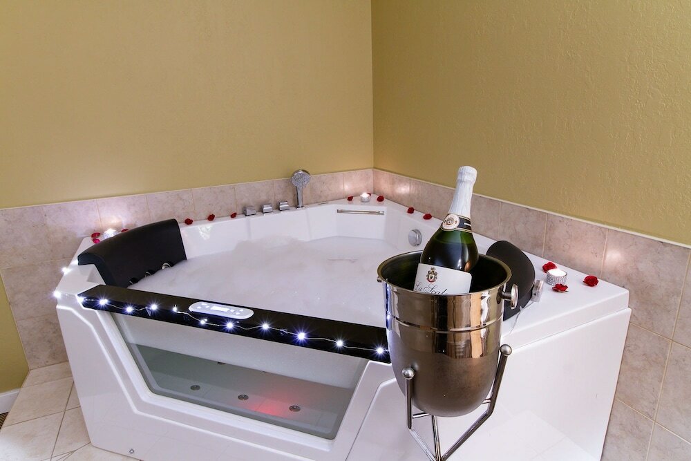 Фото Park West Inn