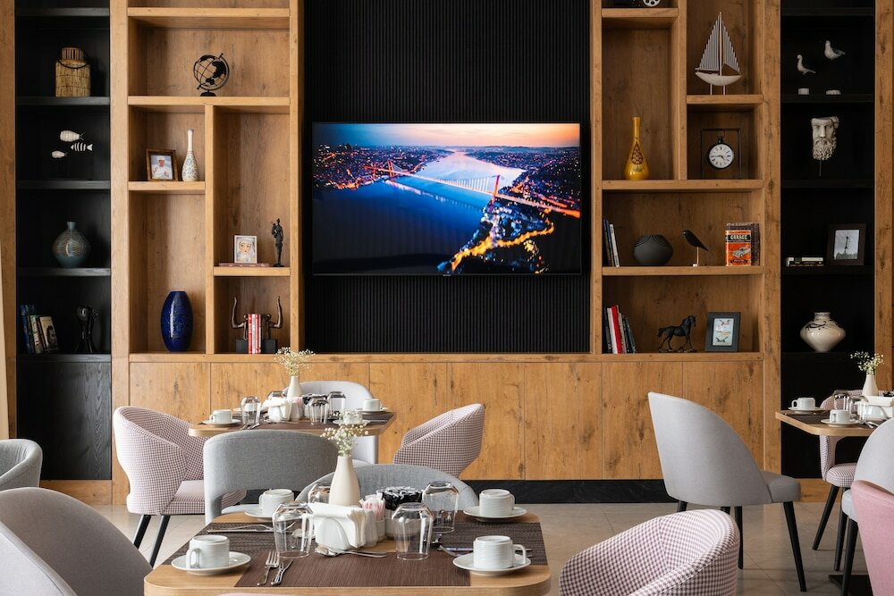 Фото The Elements Hotel